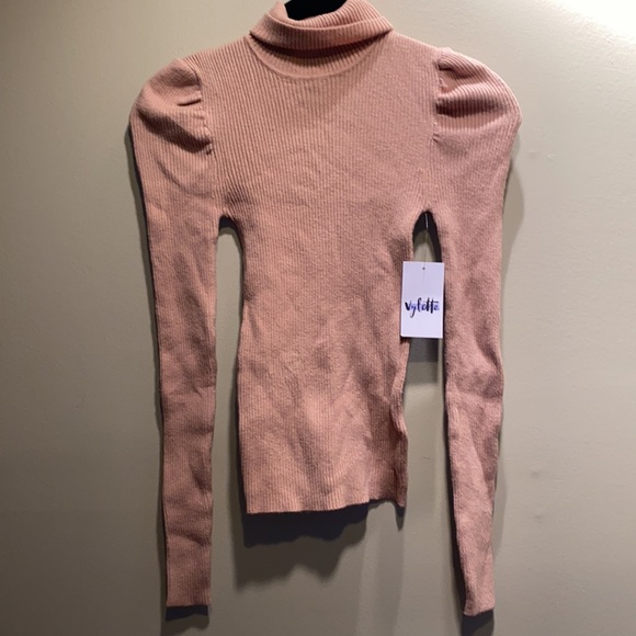 Vylette Puff Sleve Turtleneck in Camel Color SZ: XS - Picture 2 of 7